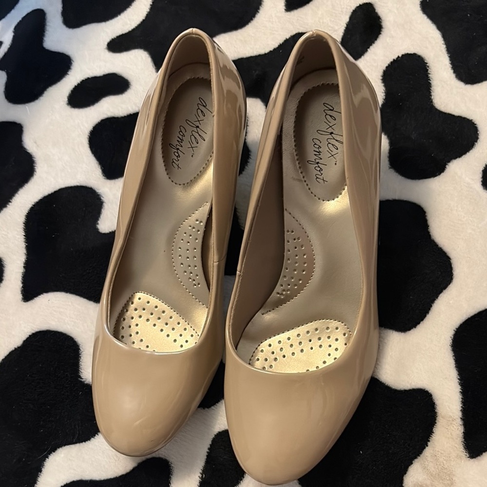 Dexflex Comfort Women's Tan Heels